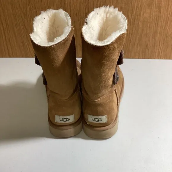 WOMEN'S UGG Marciela Decorative Snap Brown BOOTS Sz 9