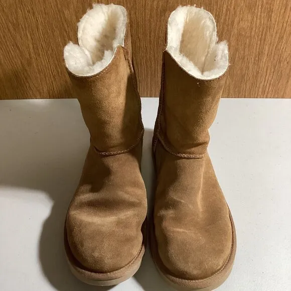 WOMEN'S UGG Marciela Decorative Snap Brown BOOTS Sz 9