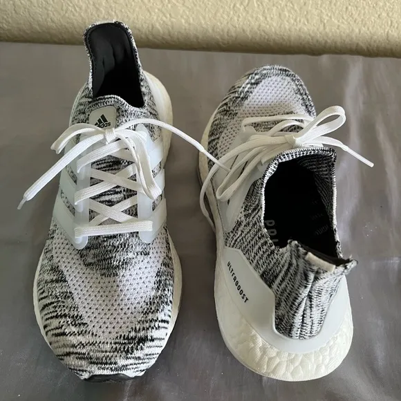Womens Ultraboost 21 Oreo White / Black Sneakers Shoes 8.5
