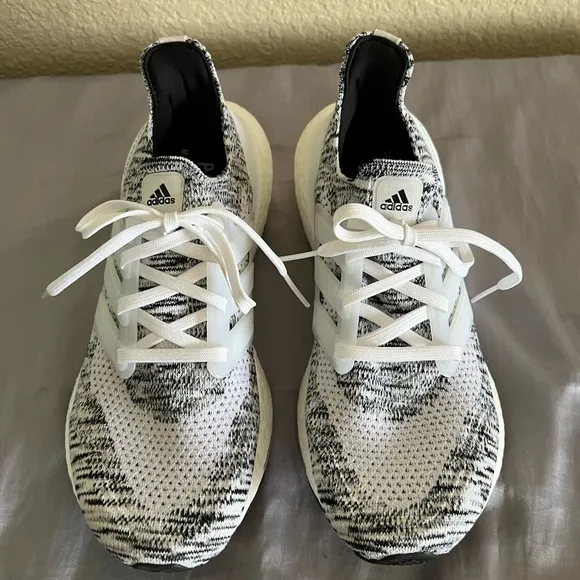 Womens Ultraboost 21 Oreo White / Black Sneakers Shoes 8.5