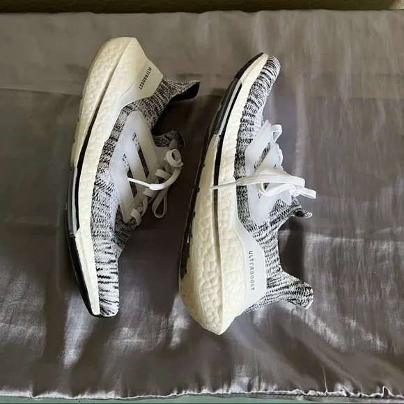 Womens Ultraboost 21 Oreo White / Black Sneakers Shoes 8.5