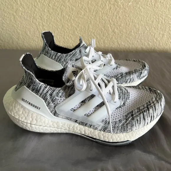 Womens Ultraboost 21 Oreo White / Black Sneakers Shoes 8.5