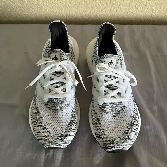 Womens Ultraboost 21 Oreo White / Black Sneakers Shoes 8.5