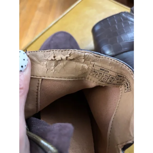 Women's Vionic Brown Suede Ankle Boots Size 8