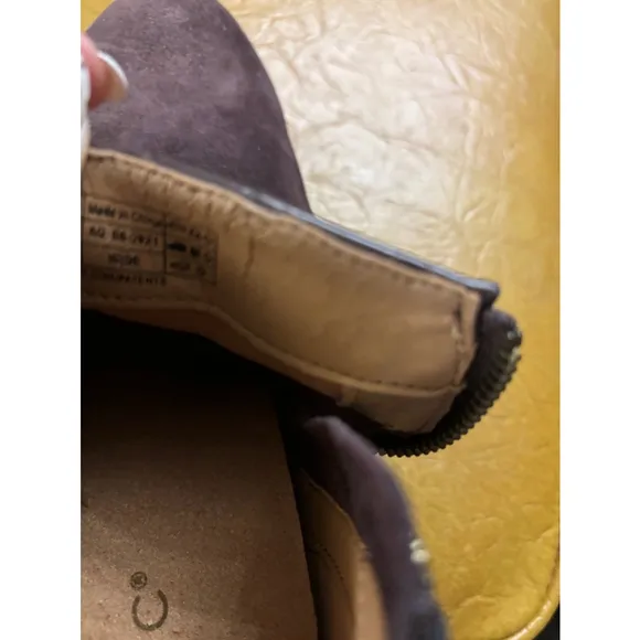 Women's Vionic Brown Suede Ankle Boots Size 8