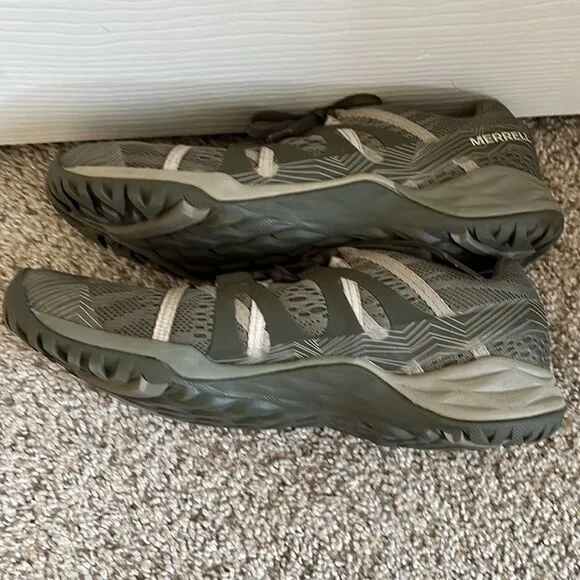 Women’s Hiking Shoes