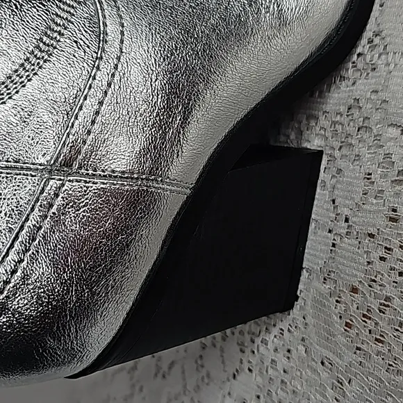 Worn 1X Nine West bling silver down point toe western cowgirl rodeo boots sz 8.5