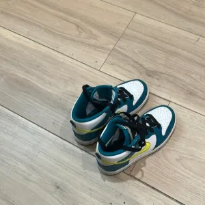 Worn a couple times, but still looks good and in good condition