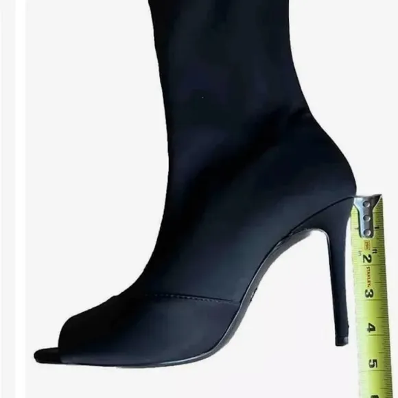 ZARA OPEN TOE HEELED ANKLE BOOTS-limited edition Size 8