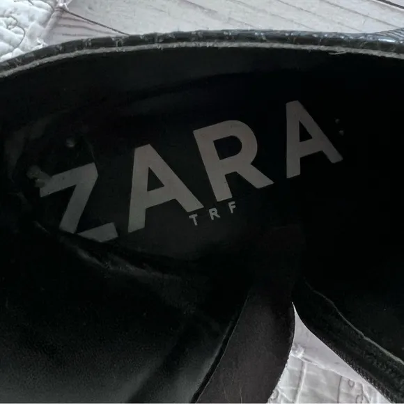 ZARA Trafaluc Ankle Boots Snakeskin in Black size 10.5