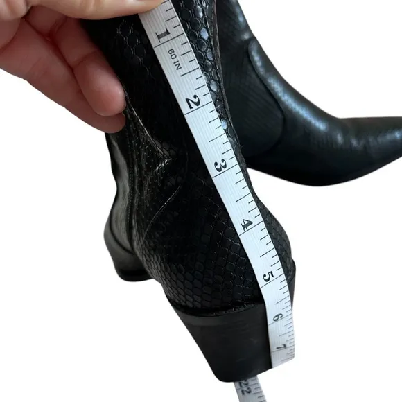 ZARA Trafaluc Ankle Boots Snakeskin in Black size 10.5